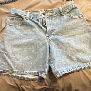 Levi’s 550 denim shorts